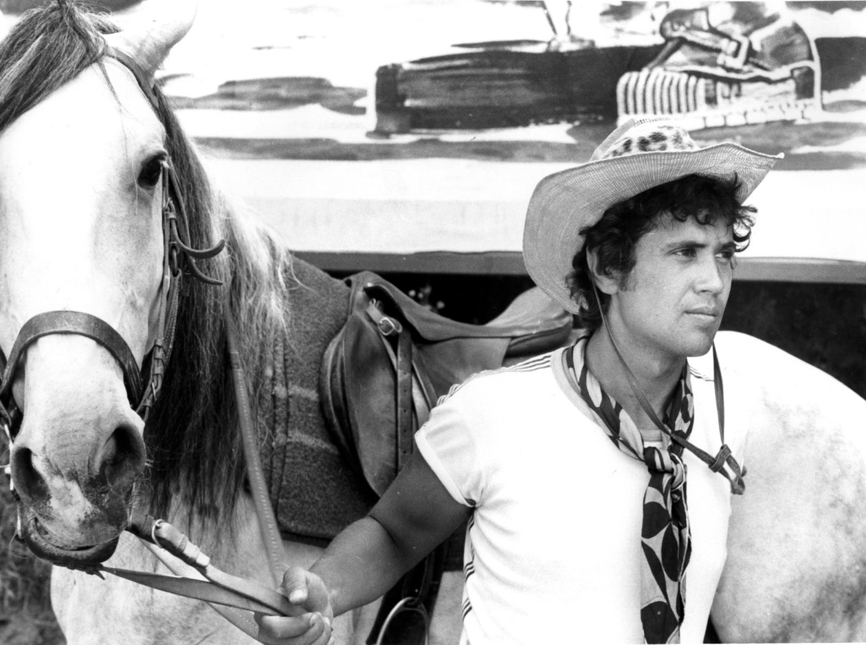 Lucio Battisti with an horse 作者 不明