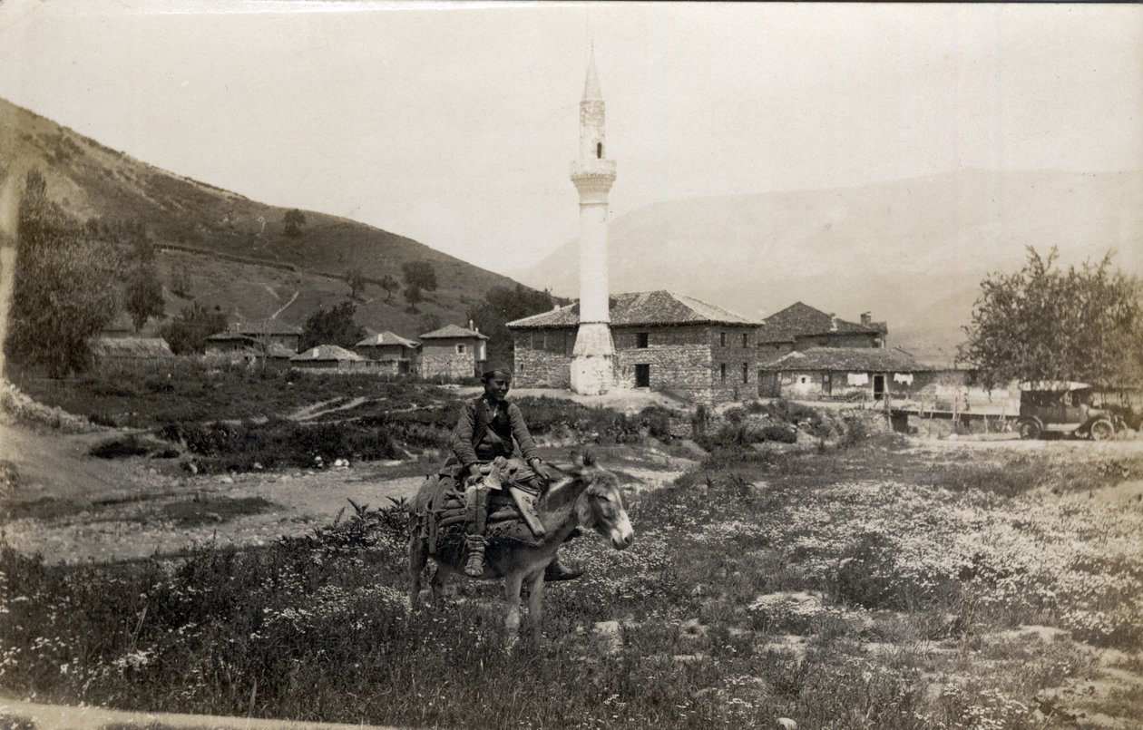 希腊马塞多因：尖塔前骑驴的人 - 明信片 1914-1918年 作者 不明