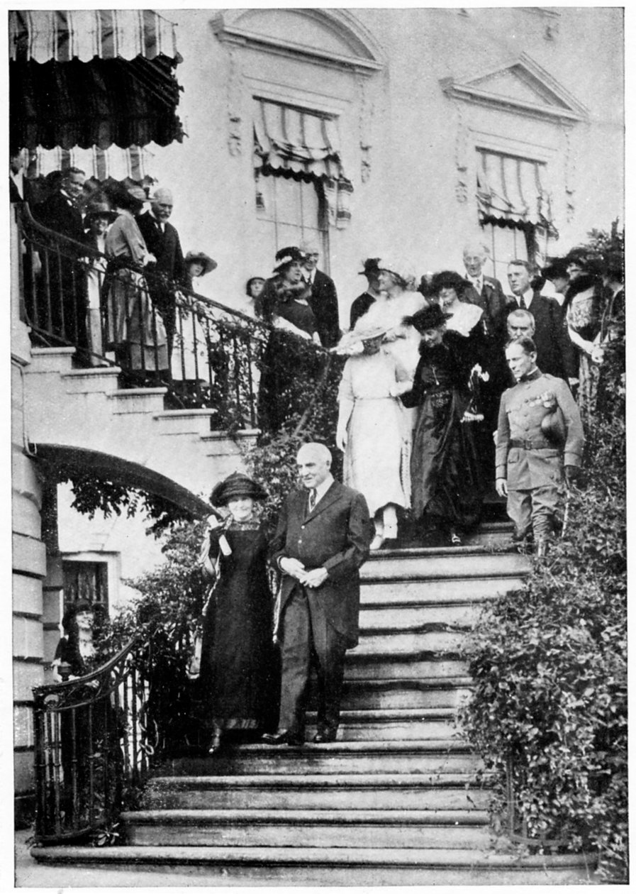 玛丽·居里（Marie Curie），波兰裔法国物理学家，美国总统哈丁，1921年 作者 不明