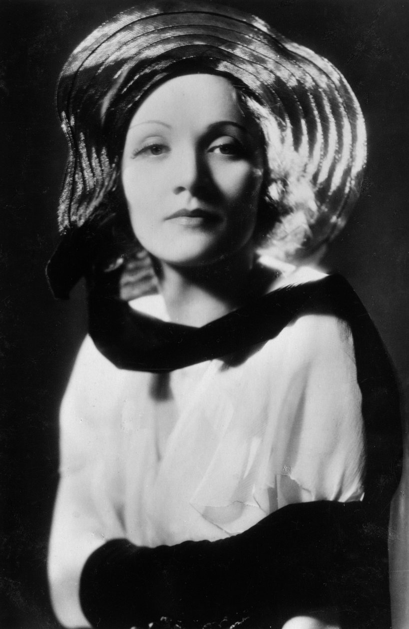 马琳·迪特里希（Marlene Dietrich），1901-1992年，德国出生的美国女演员，歌手和艺人，二十世纪 作者 不明