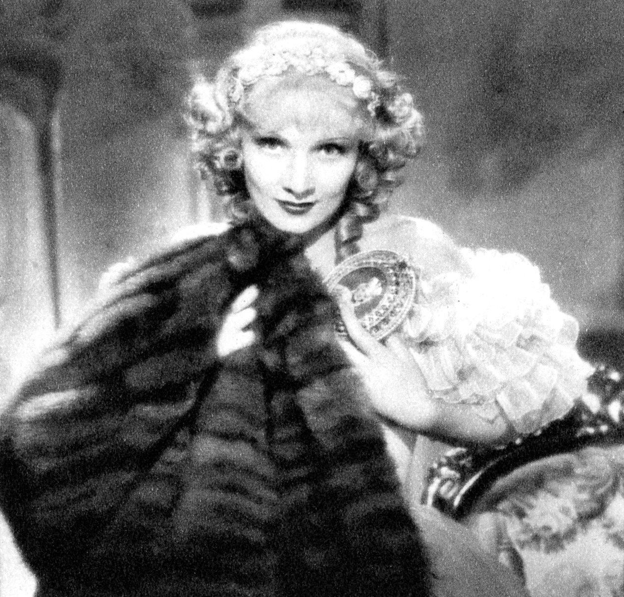 玛琳·迪特里希（Marlene Dietrich），德国出生的美国女演员，1934-1935年 作者 不明