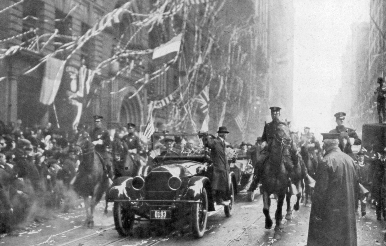 1917年5月9日，第一次世界大战，乔佛尔元帅和维维安尼元帅抵达纽约 作者 不明