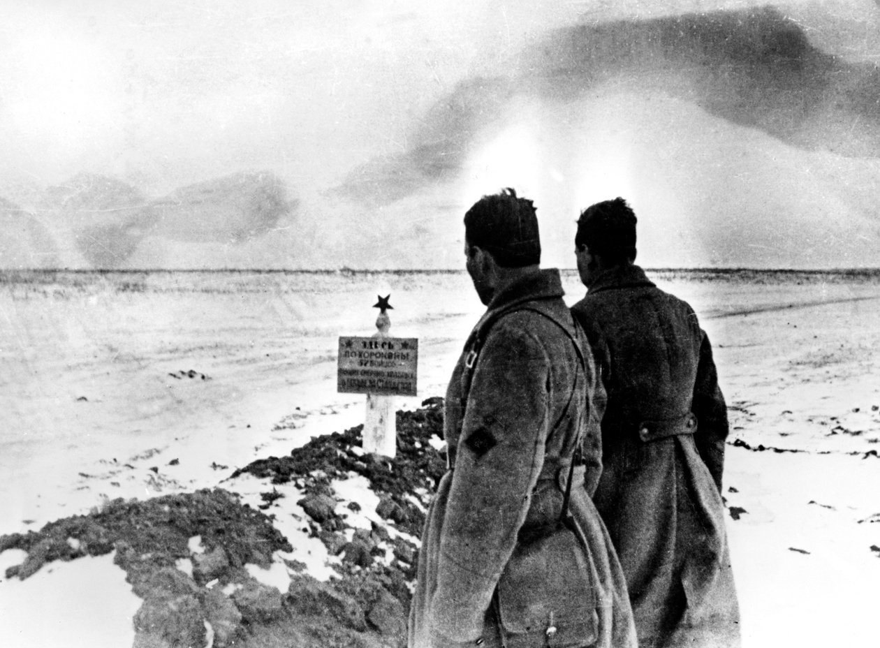 1943年1月，俄罗斯斯大林格勒阵线，俄罗斯士兵的集体坟墓 作者 不明