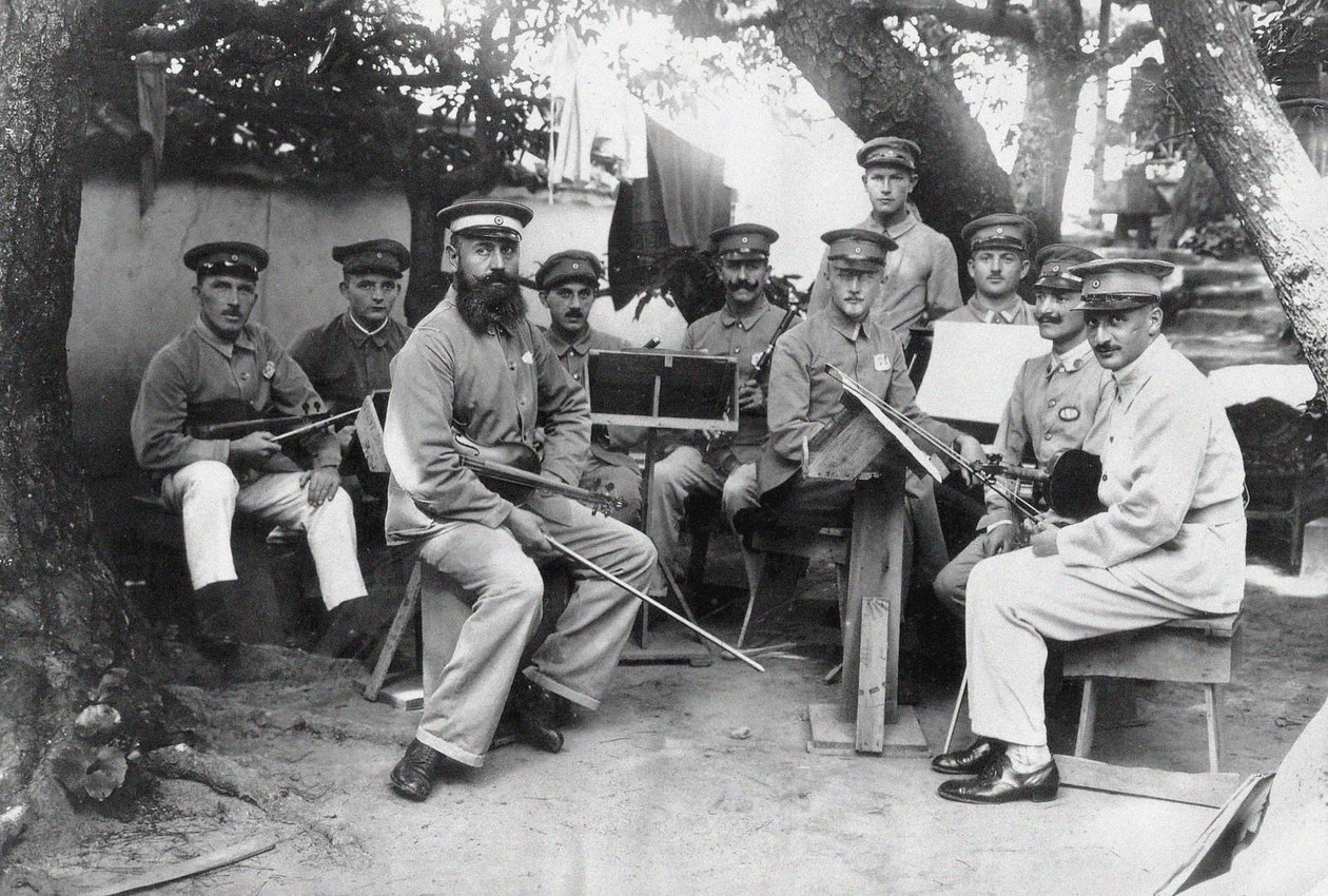 约1917年，德岛县的德国万户战俘营管弦乐队的成员。 作者 不明