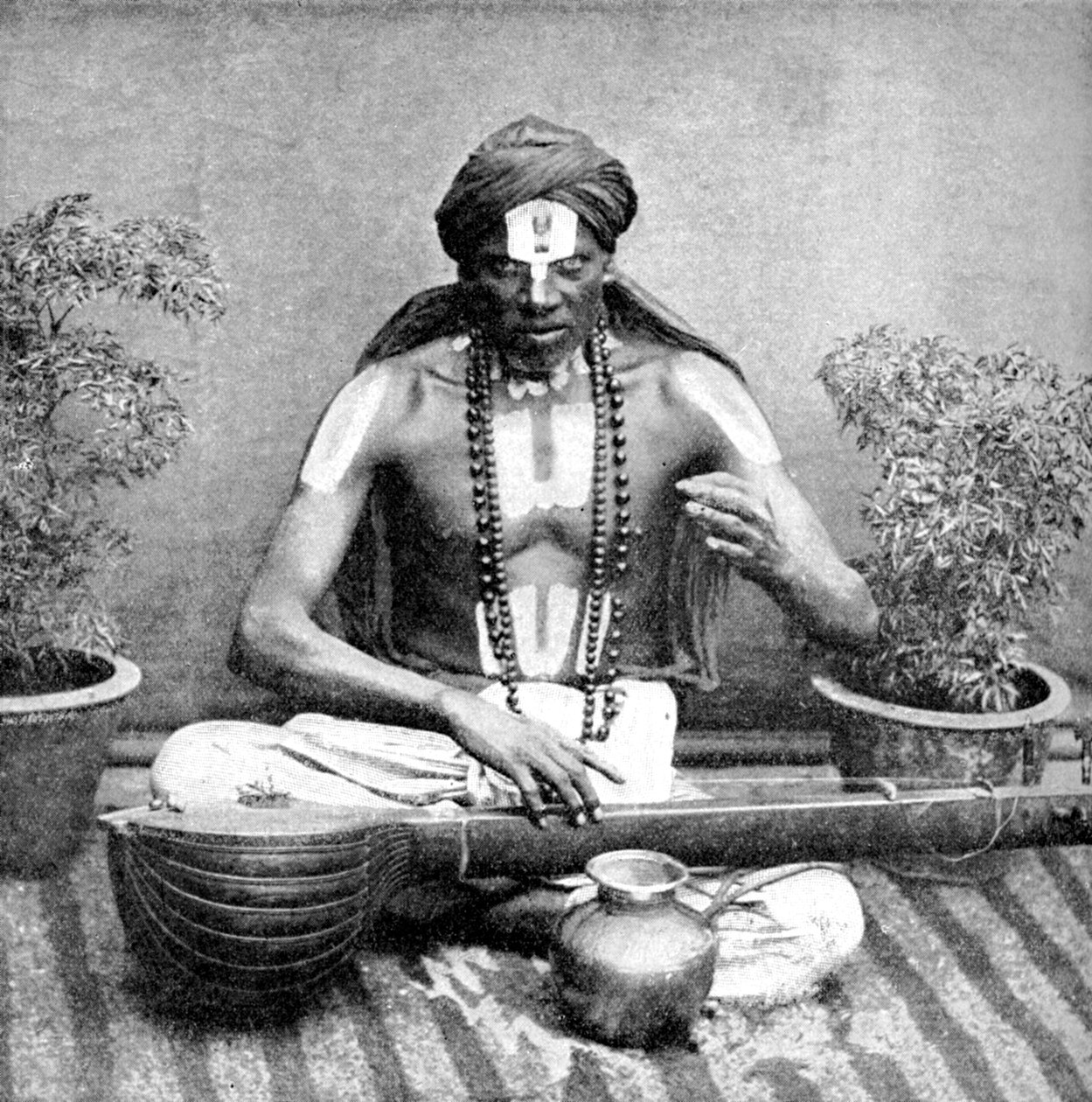 1922年以印度毗湿奴的名义领养 作者 不明