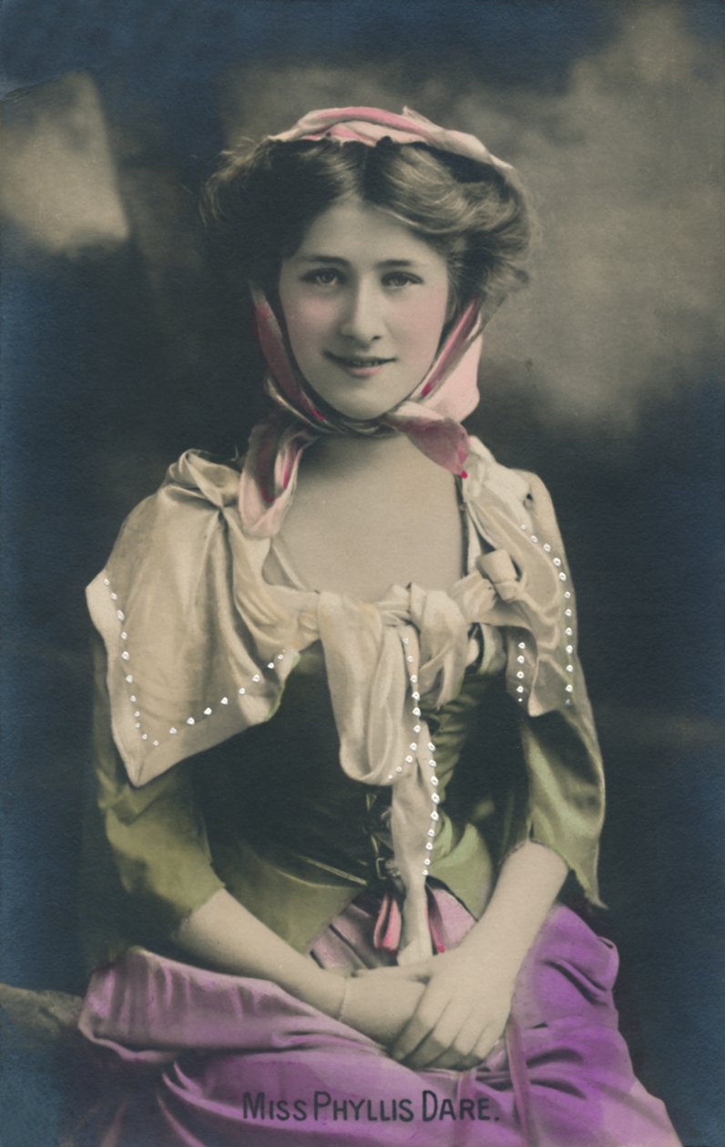 Phyllis Dare小姐，摄于1930年。 作者 不明