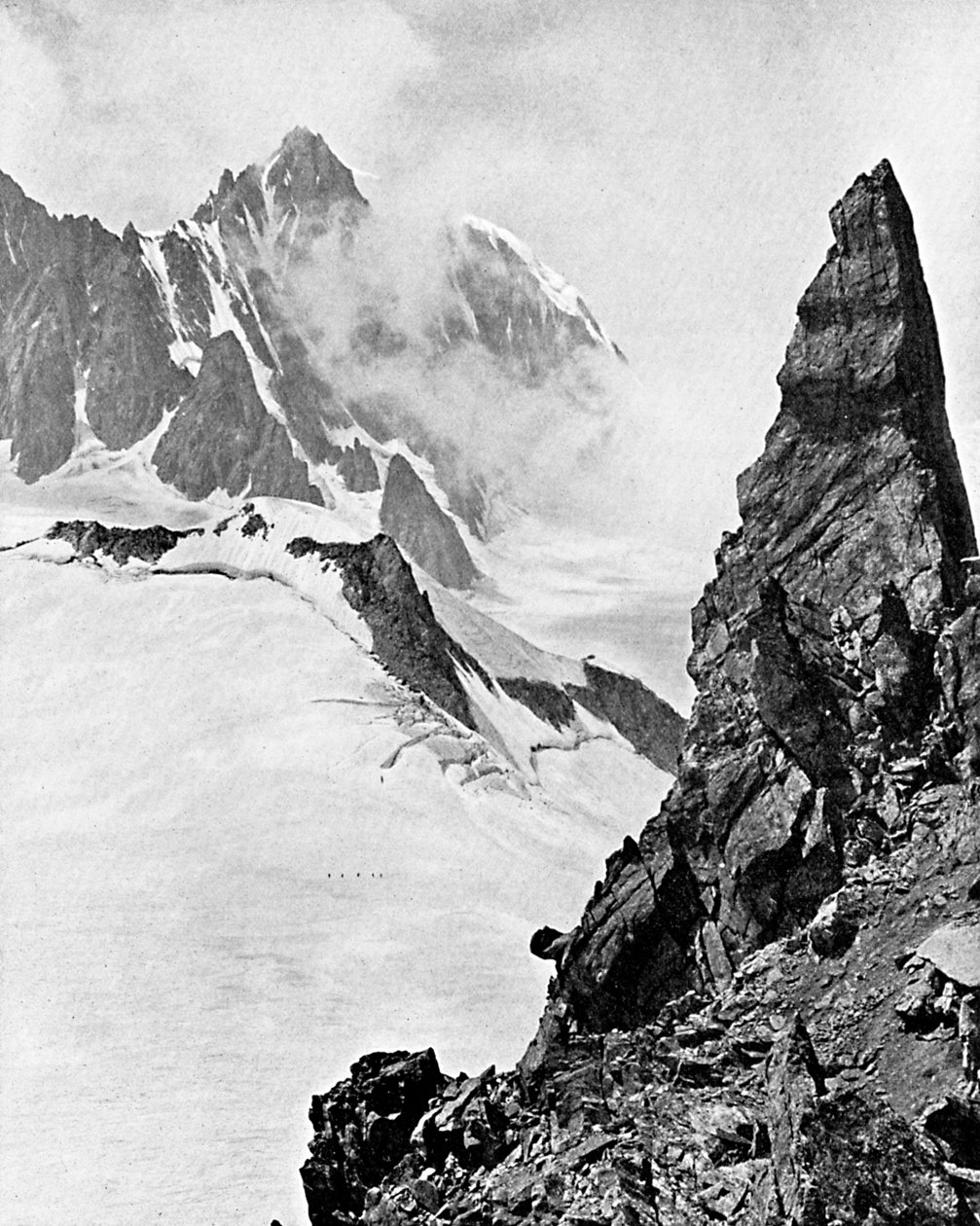 从20世纪初的阿尔卑斯山的艾格耶·马布雷斯（Aiguille Marbrees）看到的蒙迪奥（Mont Maudit） 作者 不明
