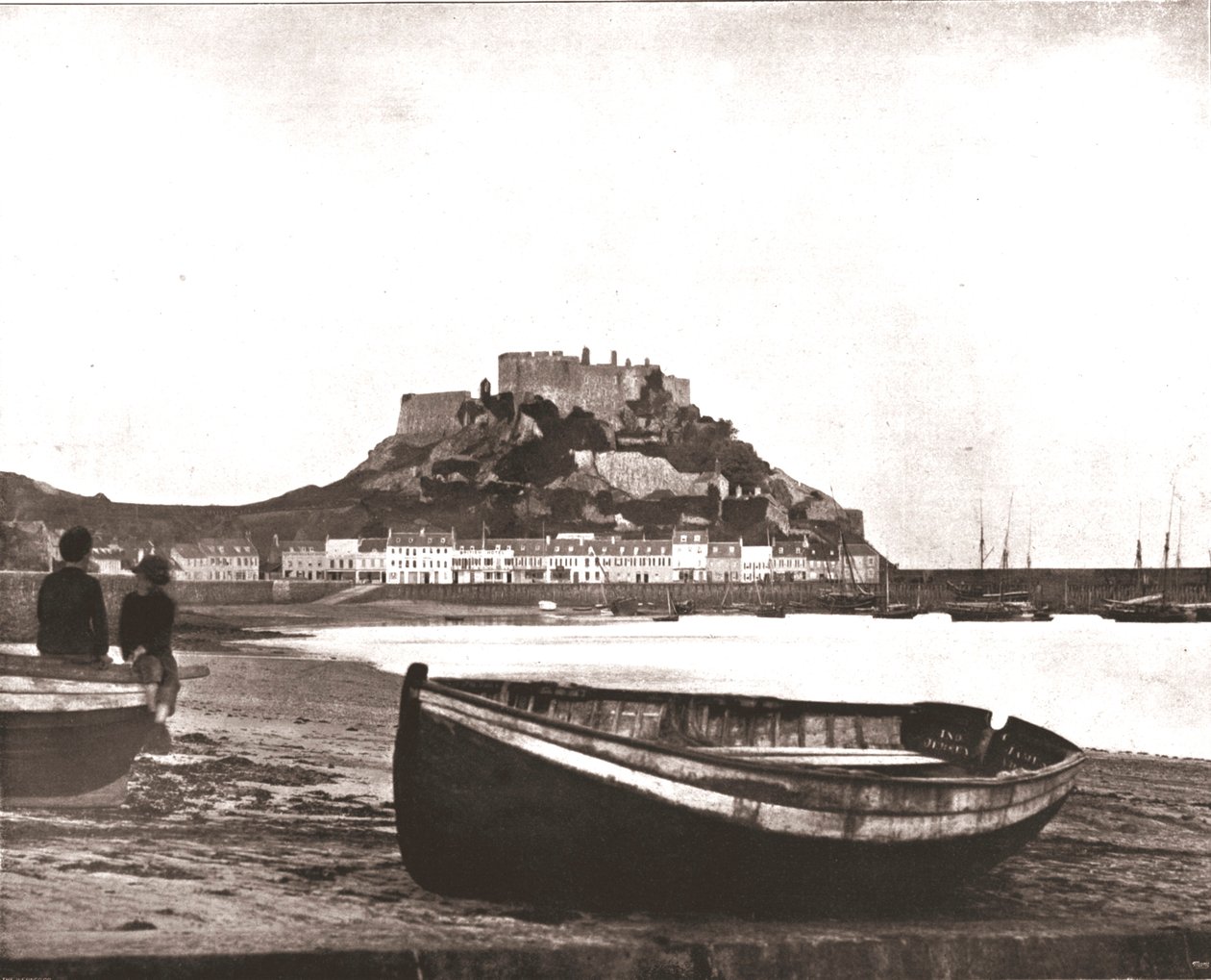 登上泽西岛的Orgueil城堡，1894年。 作者 不明