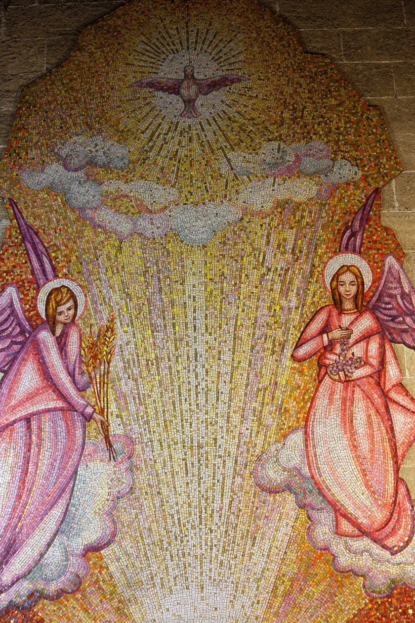 Mosaic in Sacro Cuore di Gesu church : angels and holy ghost, Gallipoli, Italie 作者 不明