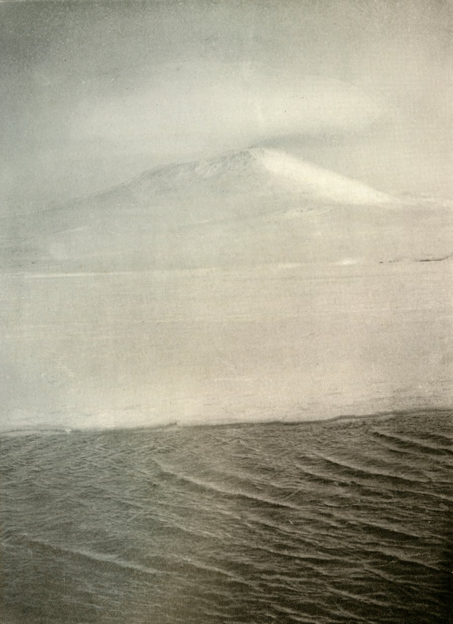 从冰脚上的埃雷布斯山，c1908，1909年 作者 不明