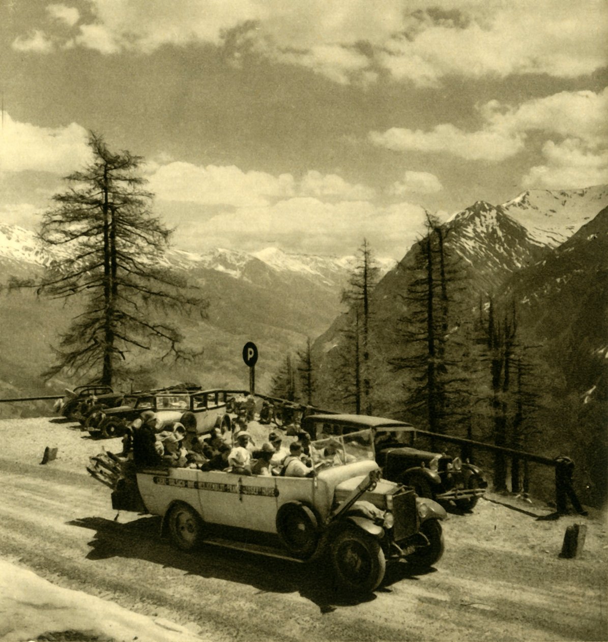 在Schöneck的山景在大格洛克纳山高高山路，奥地利，c1935年。 作者 不明