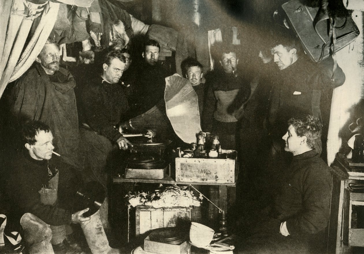 小屋里的音乐，c1908，1909年。 作者 不明
