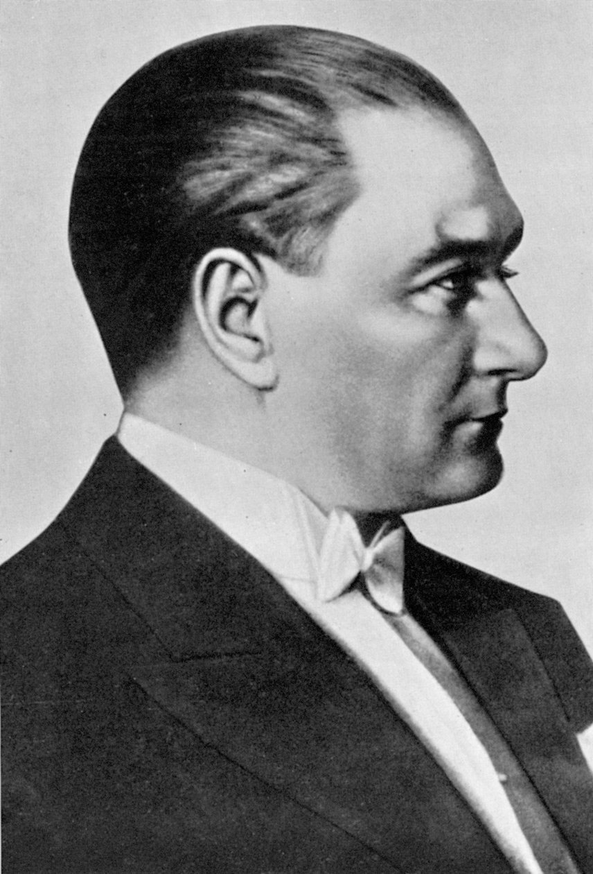 查看Mustafa Kemal的完整档案 作者 不明