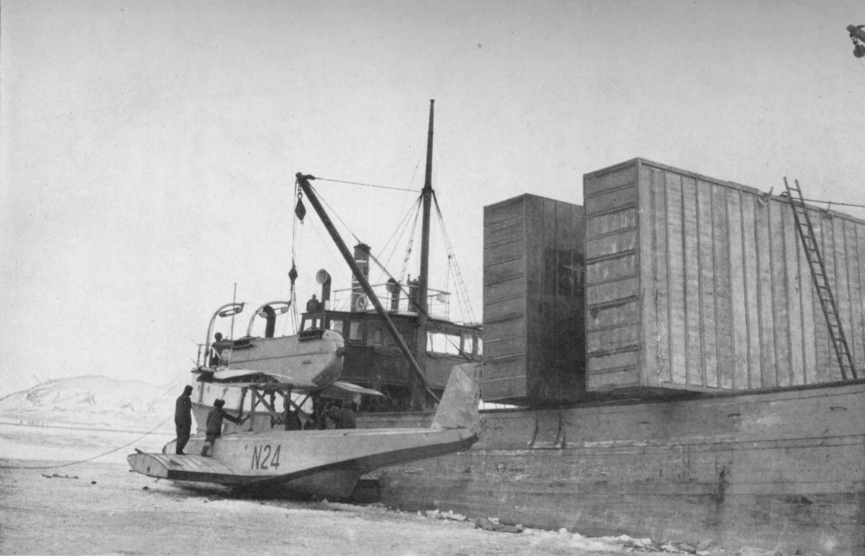 N24在金斯湾（Kings Bay）业余爱好的井架上（C24），1928年，1928年 作者 不明