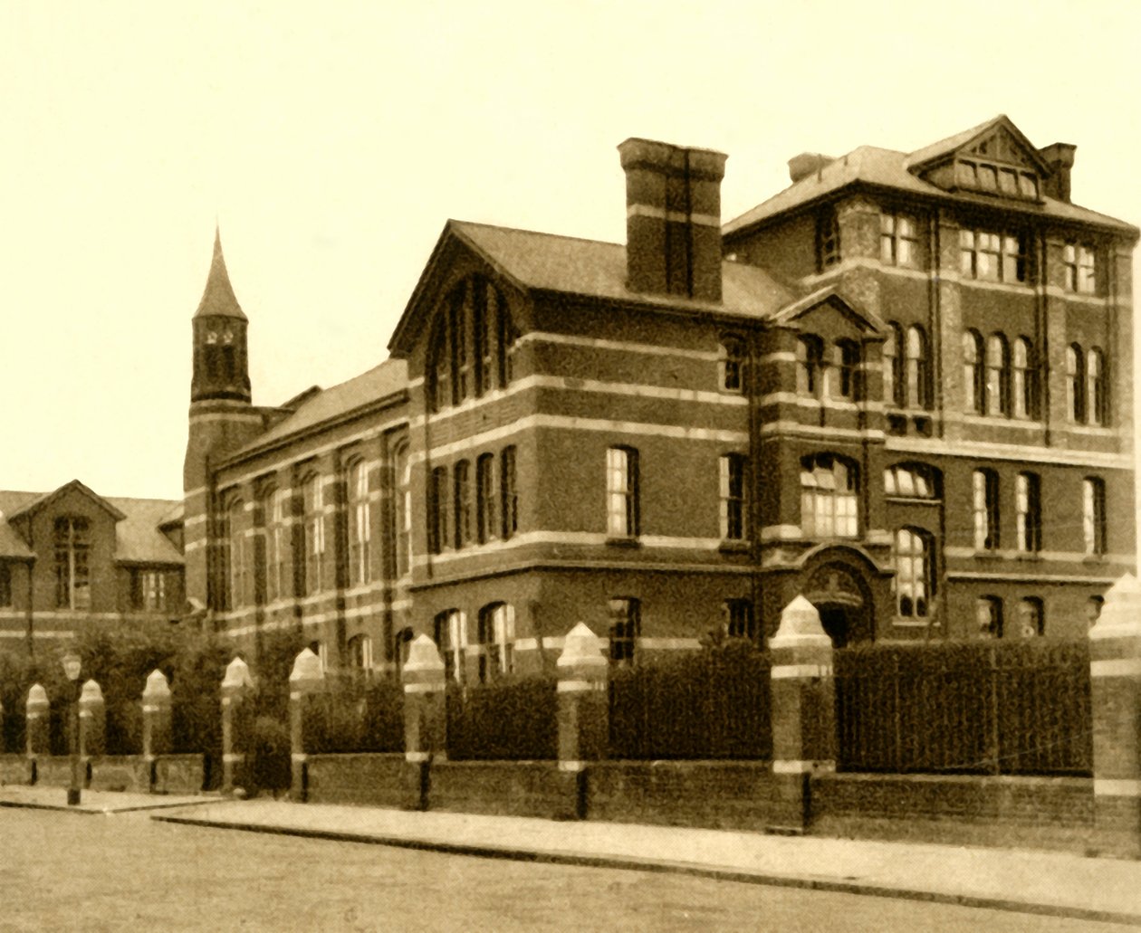 第67号。哈伯达瑟斯·阿克斯·汉普斯特德学校，1923年。 作者 不明