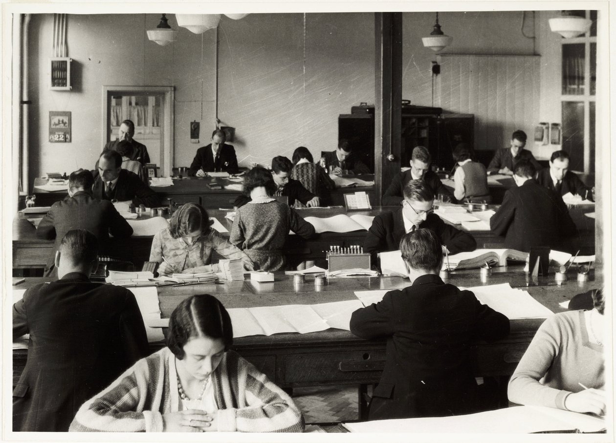 Office workers, c 1930 作者 不明