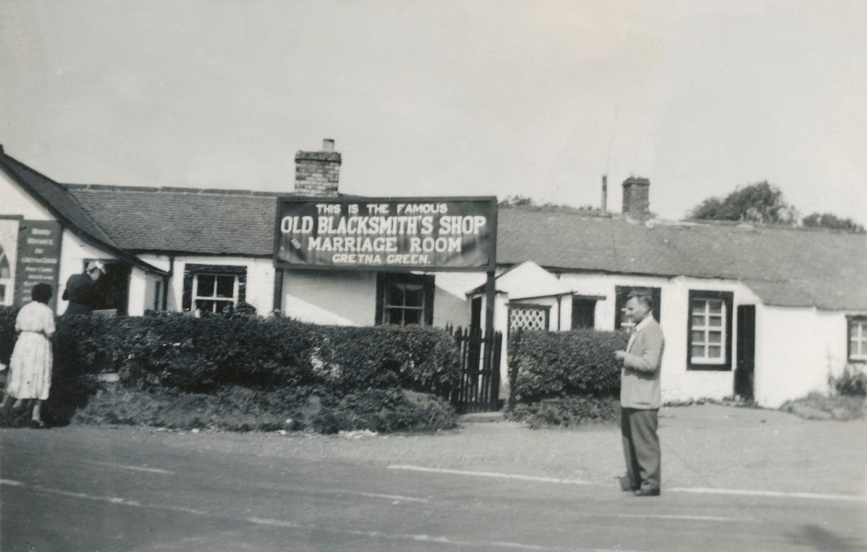 1940年代，苏格兰格雷特纳·格林（Gretna Green）的老铁匠铺和婚姻室 作者 不明