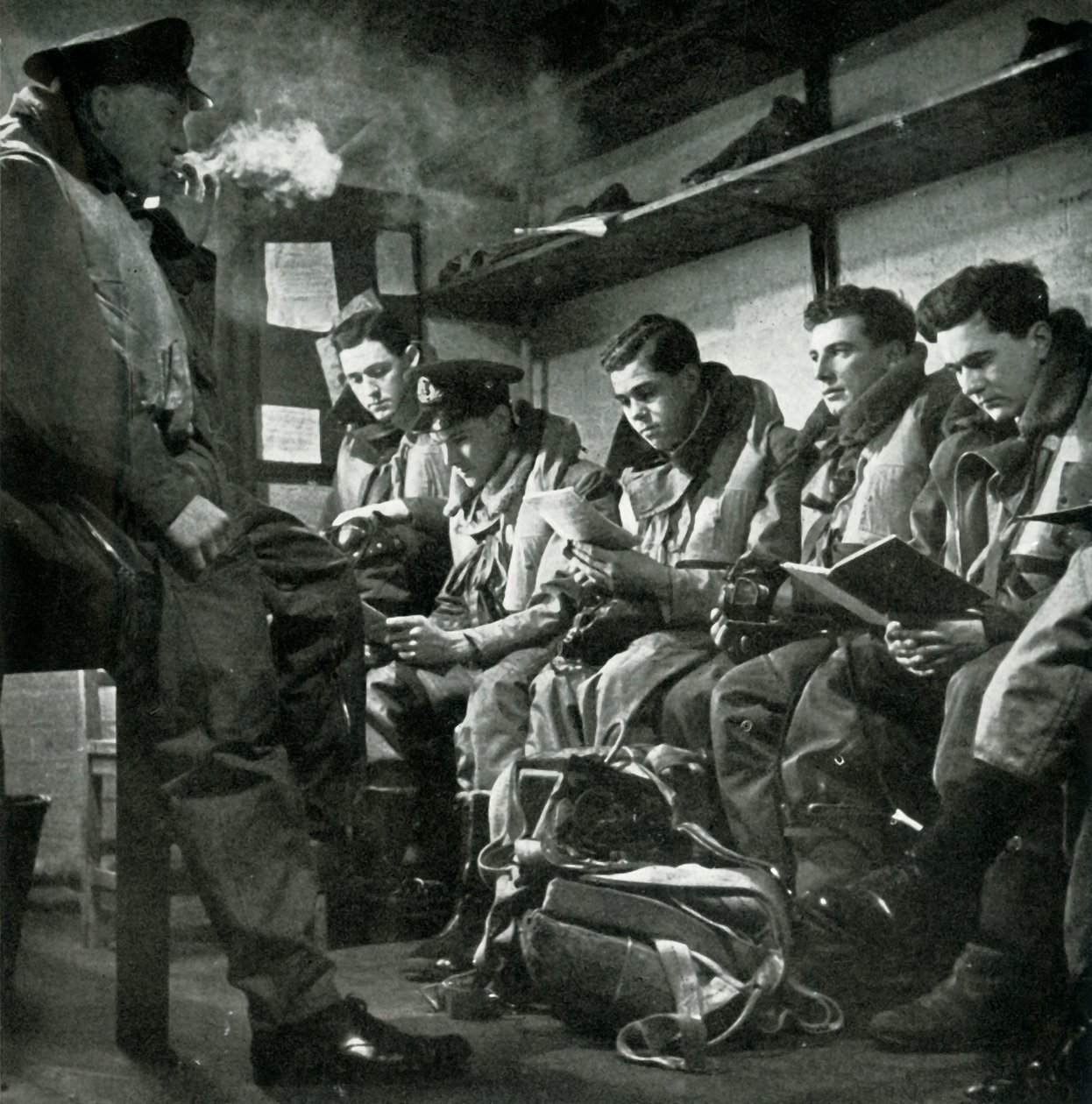 现在的旧手-舰队空军的飞行员，c1943。 作者 不明