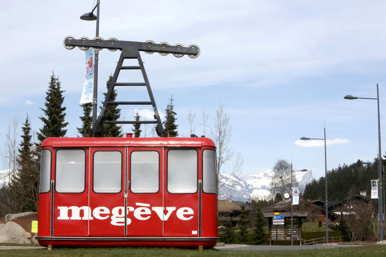 Old cable car Rochebrune on a roundabout located, Megeve, France 作者 不明