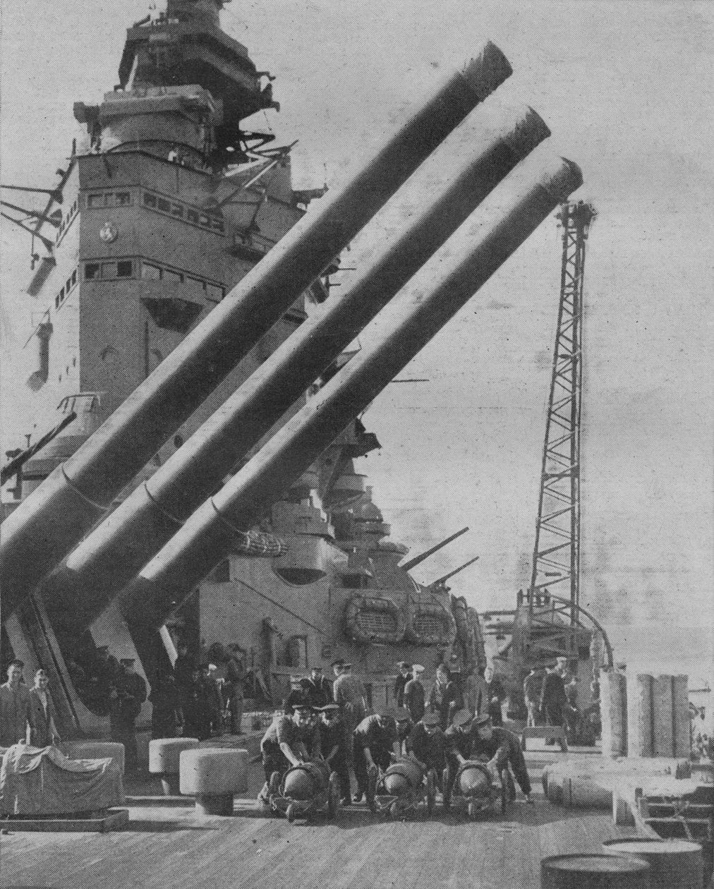在纳尔逊号（HMS）纳尔逊号（HMS Nelson）上，1941年 作者 不明