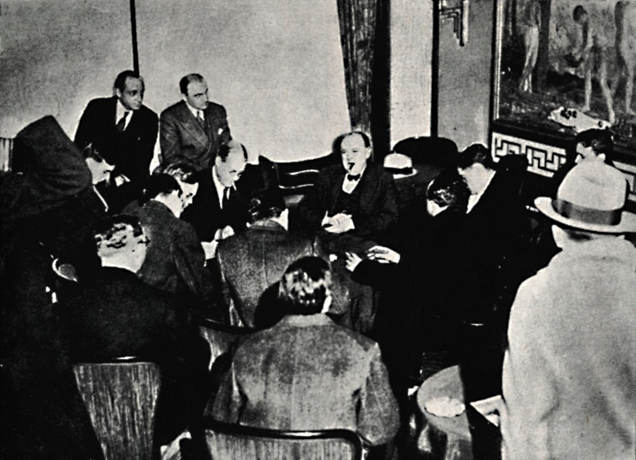 1931年，1945年，登上欧罗巴号。 作者 不明