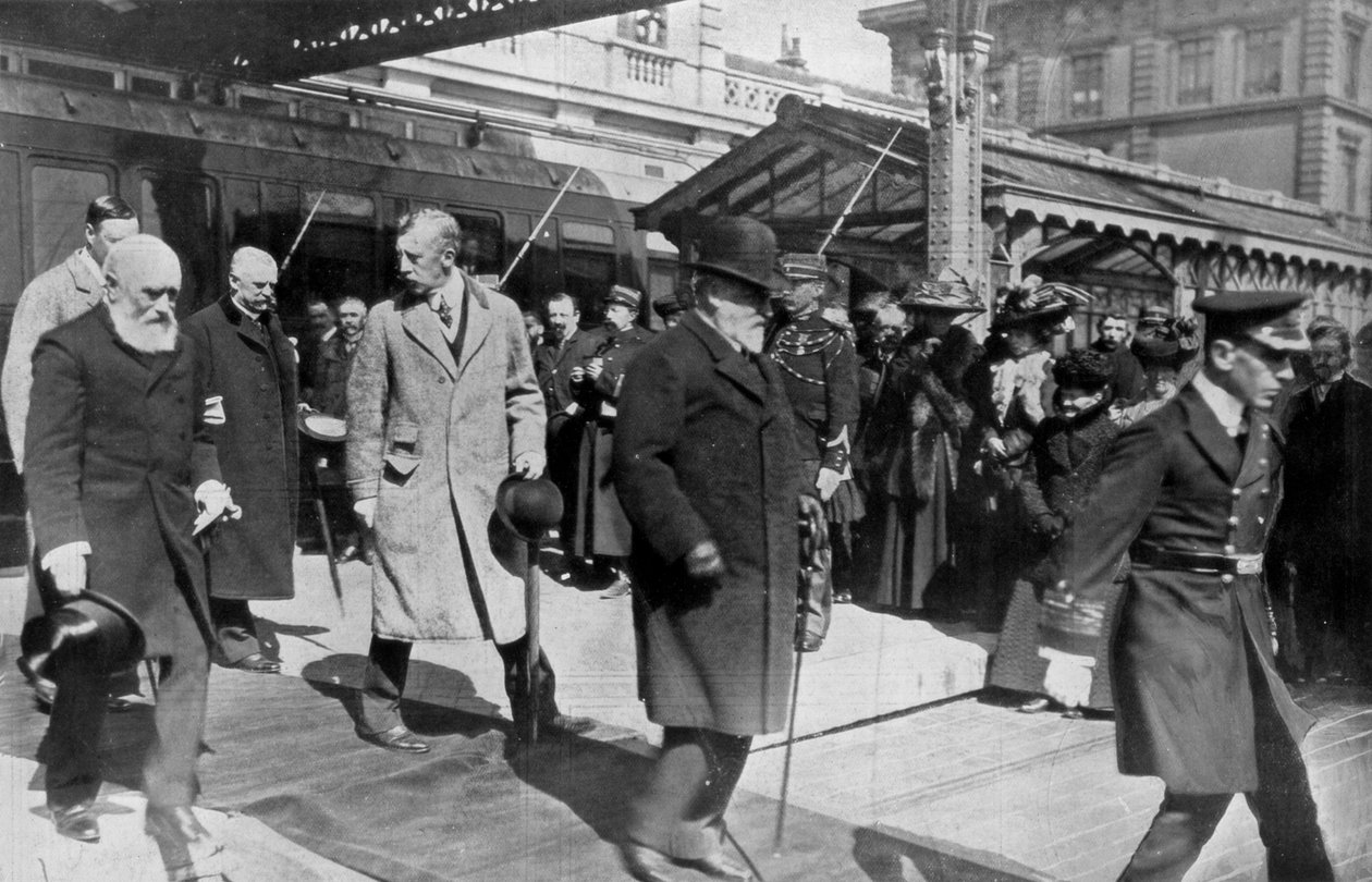 爱德华国王（King Edwards）最后一次回到自己的祖国途中，1910年从比亚里茨（Biarritz）返回 作者 不明
