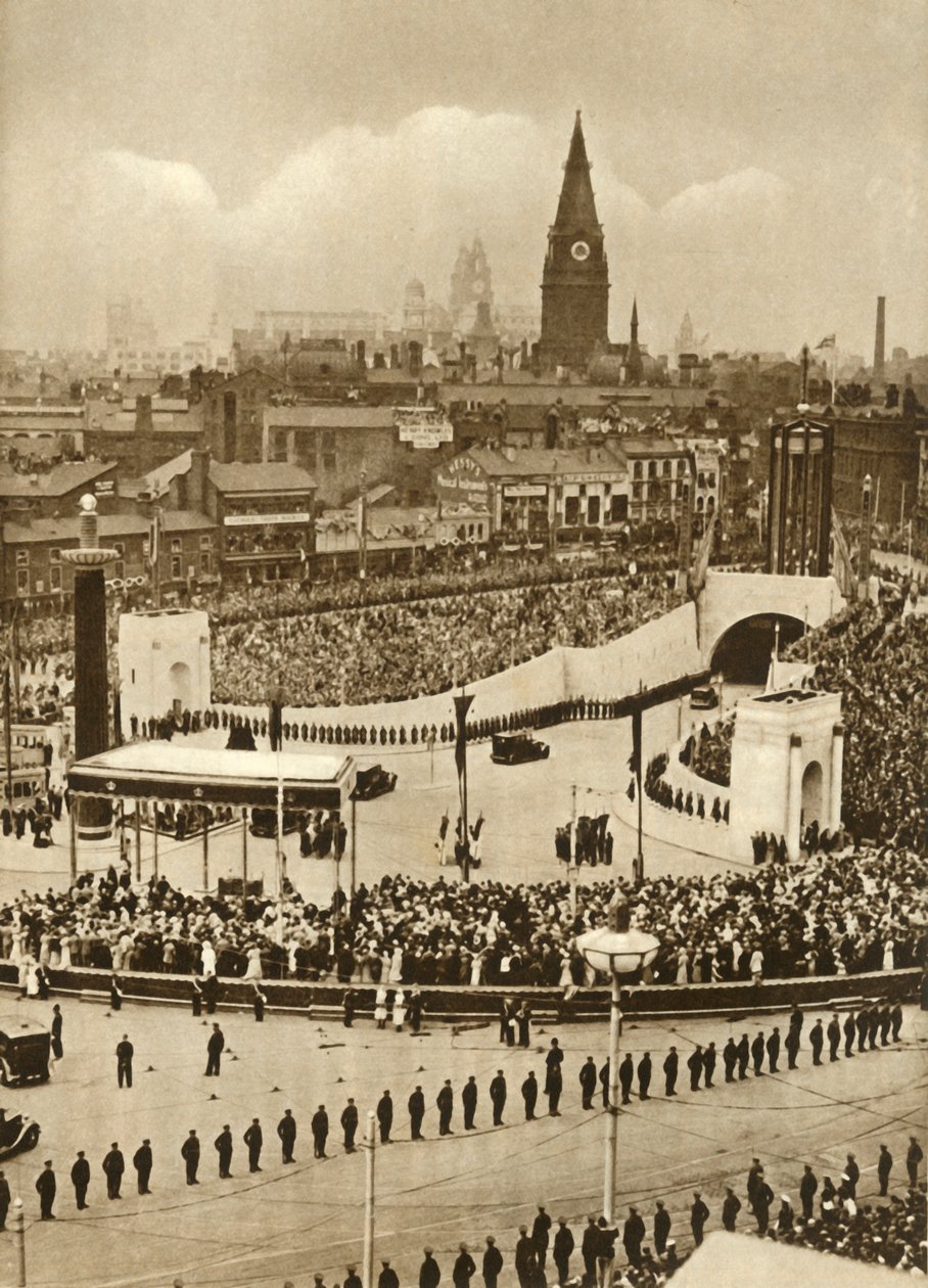 1934年7月18日，利物浦的默西隧道开通。 作者 不明