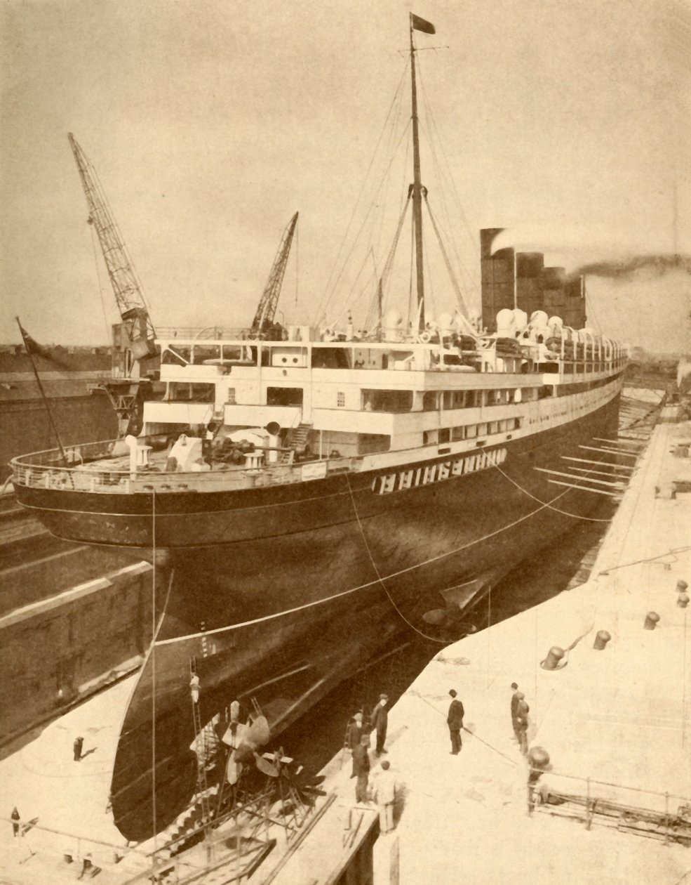 大约在1930年在利物浦的墓地大修大衬板。 作者 不明