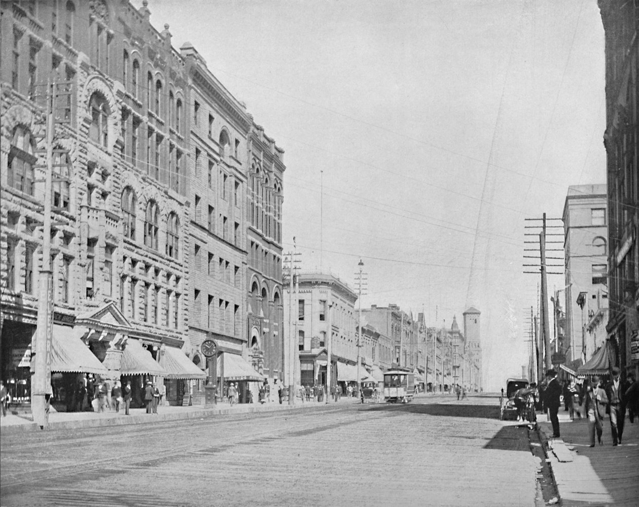 华盛顿州塔科马市太平洋大道，约建于1897年。 作者 不明