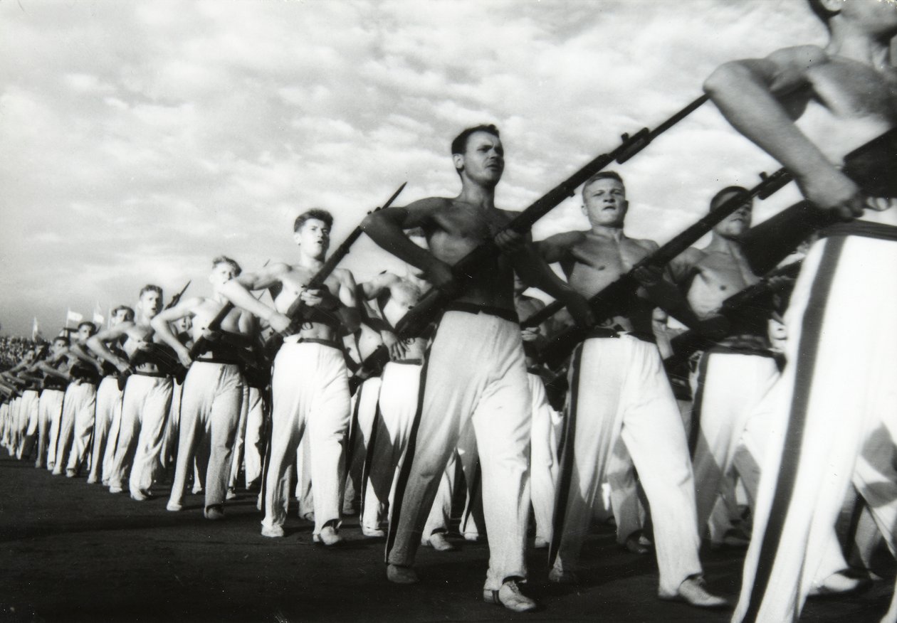 苏联共产党青年游行，1930年代 作者 不明