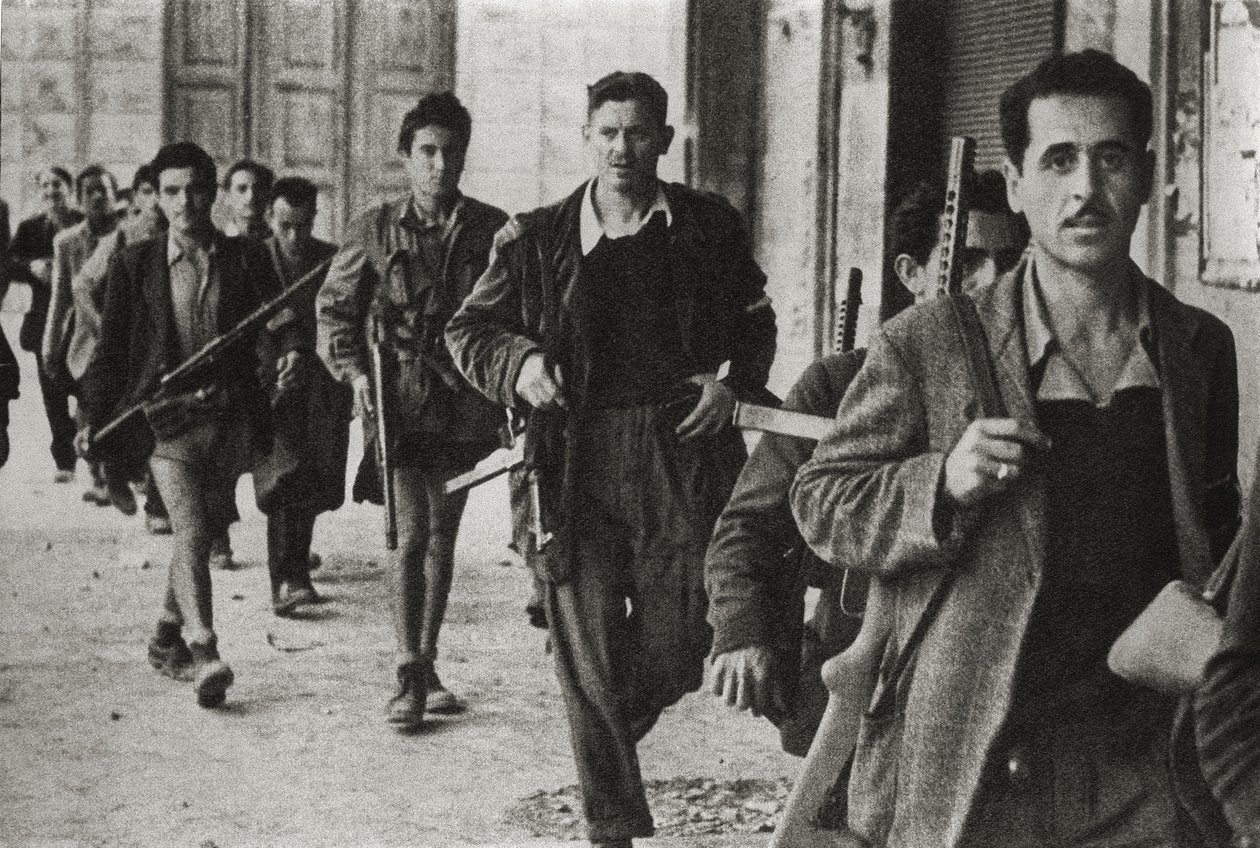 意大利艾米利亚-罗马涅省切塞纳的游击队，1944年10月（B/E照片）。 作者 不明