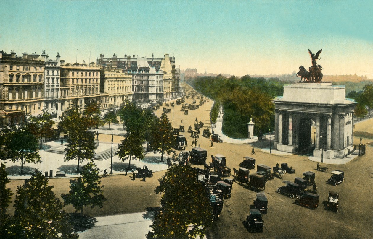皮卡迪利（Piccadilly），摄于1915年，伦敦海德公园角。 作者 不明