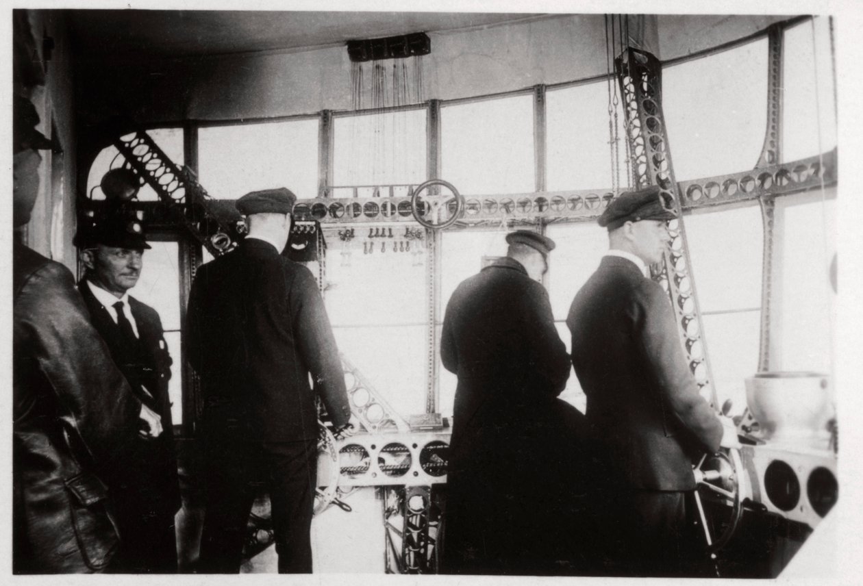 齐柏林飞艇LZ 127 Graf Zeppelin飞行员舱，1933年 作者 不明