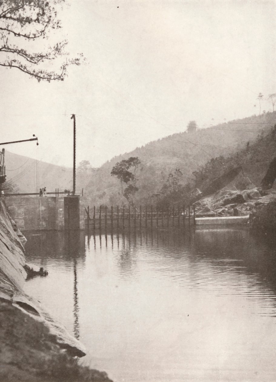 1914年，里约轻工与电力工程上游的Pirahy导流大坝 作者 不明