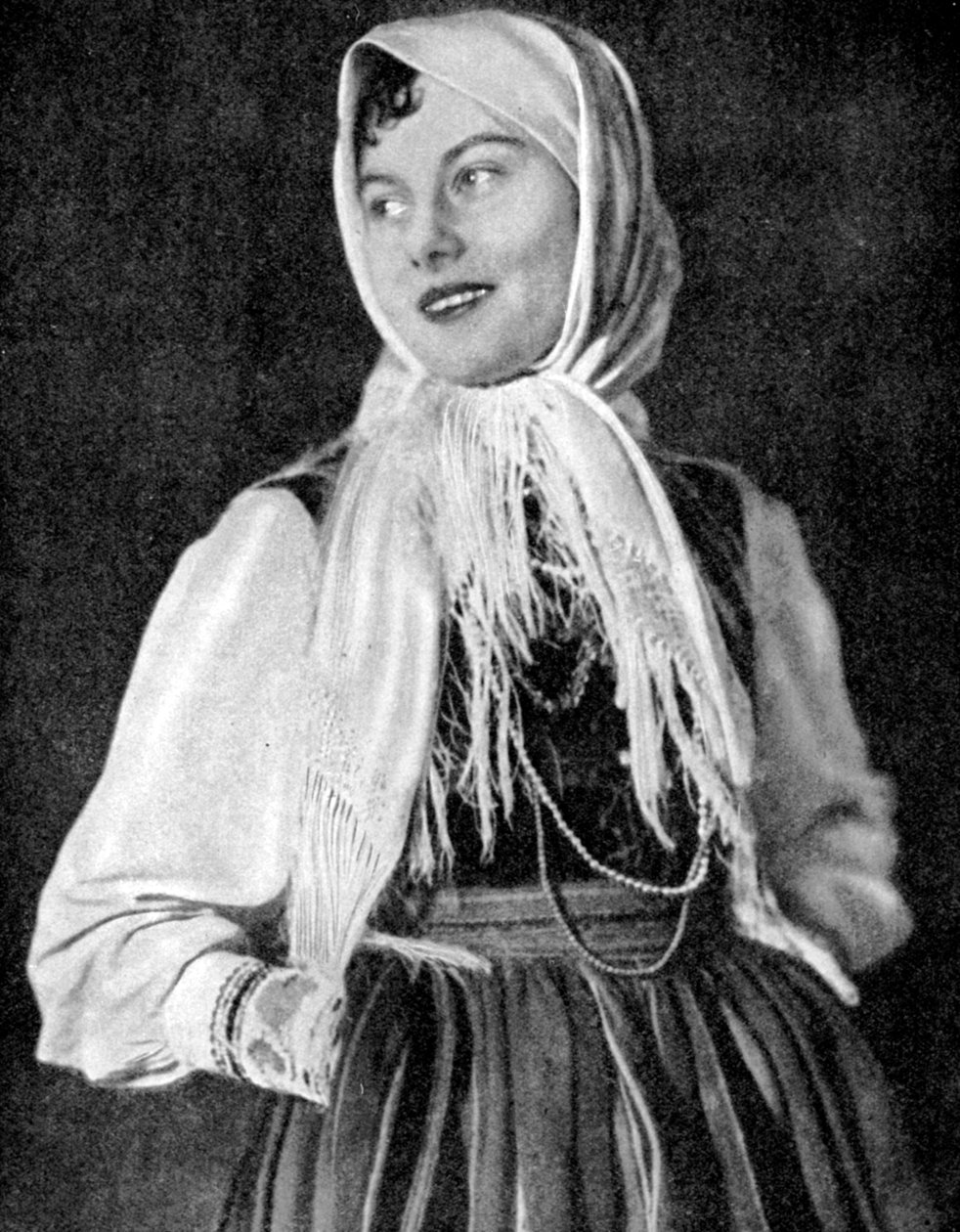身着传统服装的波兰女人，1936年 作者 不明