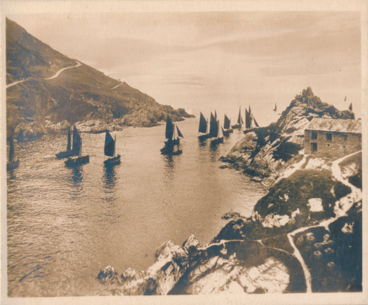 波尔佩罗港口和山顶岩石，1927年 作者 不明