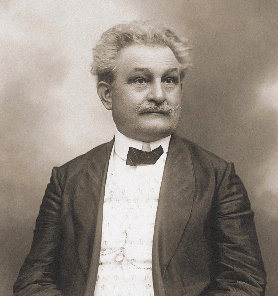 作曲家Leos Janacek 1854-1928的肖像。 作者 不明