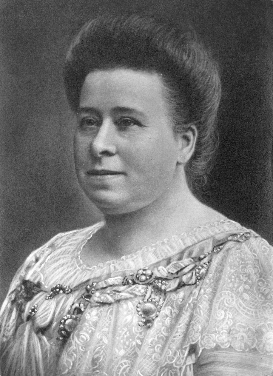 可能是沃尔特-努恩伯格祖母的肖像，德国 1910年 努恩伯格家族照片：12x17厘米，工作室的肖像修饰，可能是努恩伯格的祖母 C1910年 照片由沃尔特-努恩伯格（1907-1991）拍摄，他改造了工业照片。 作者 不明