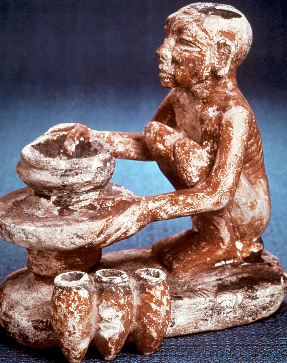 陶瓷工在轮子上转动船，古埃及，古王国，第五王朝2565-2420 BC 作者 不明
