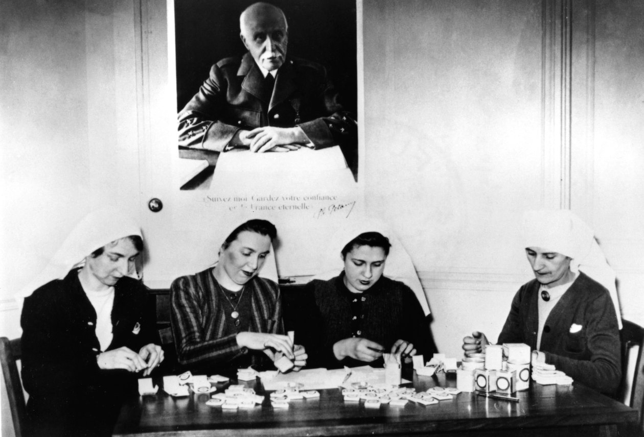 1940-1944年，德国占领法国，制备维生素糖果 作者 不明