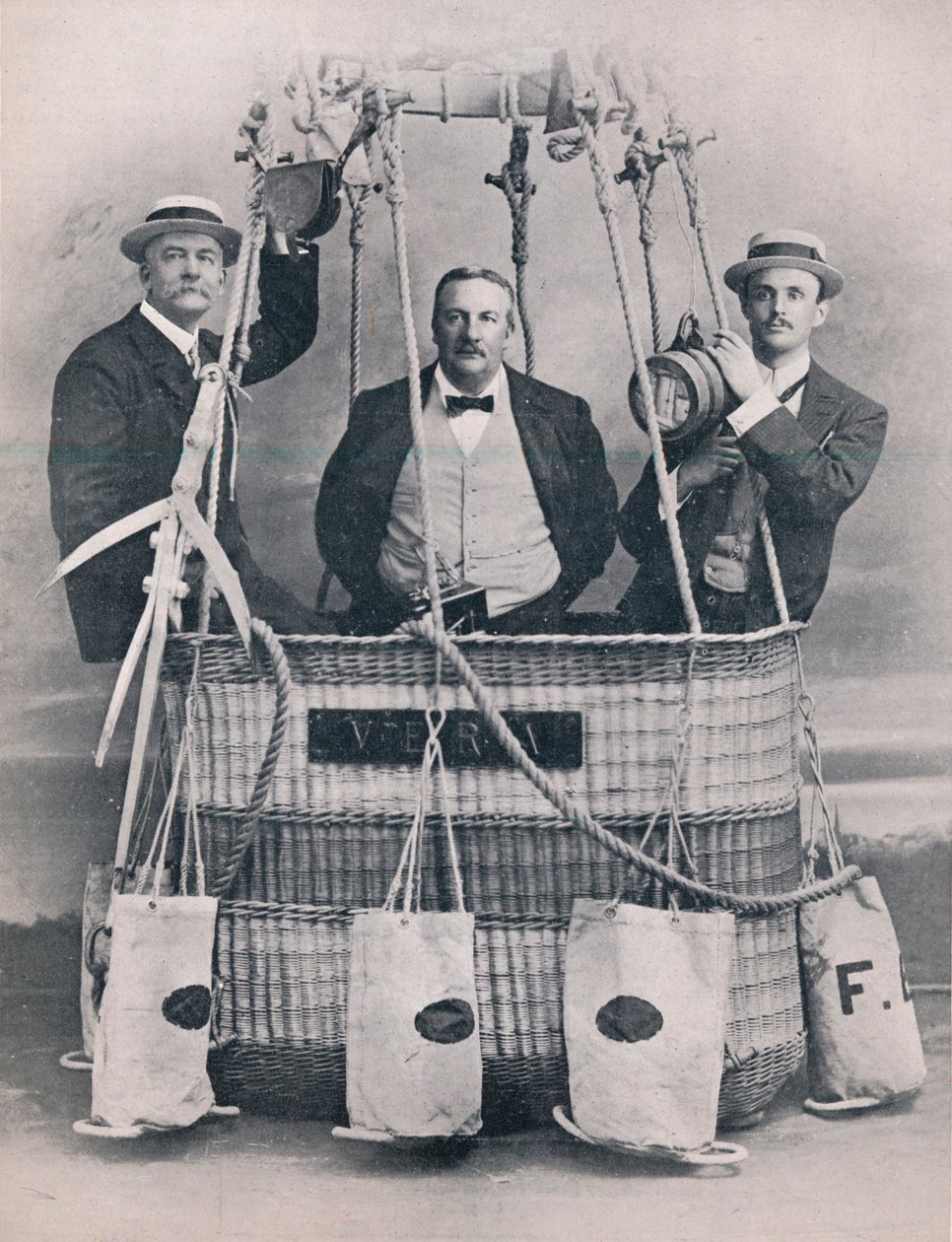 Huntingdon教授，Frank Hedges Butler先生和先生。 CS Rolls，1906年 作者 不明