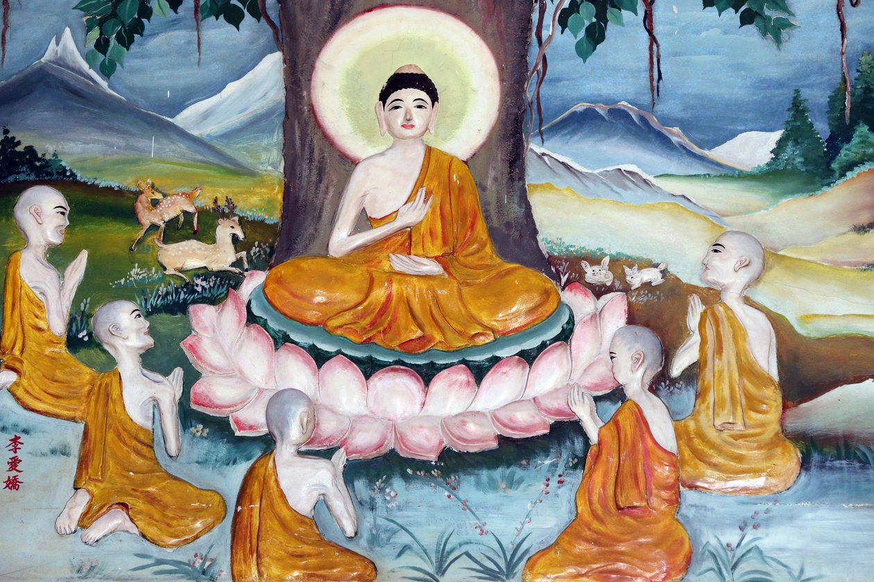 Quan The Am Bo Tat temple (Pagoda of Avalokitesvara Bodhisattva). Shakyamuni Buddha preaching the sermon - the wheel of law - to his five disciples. Vung Tau. Vietnam 作者 不明