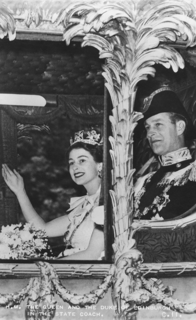 伊丽莎白女王二世和爱丁堡公爵在加冕礼上的国家教练中，1953年6月2日 作者 不明