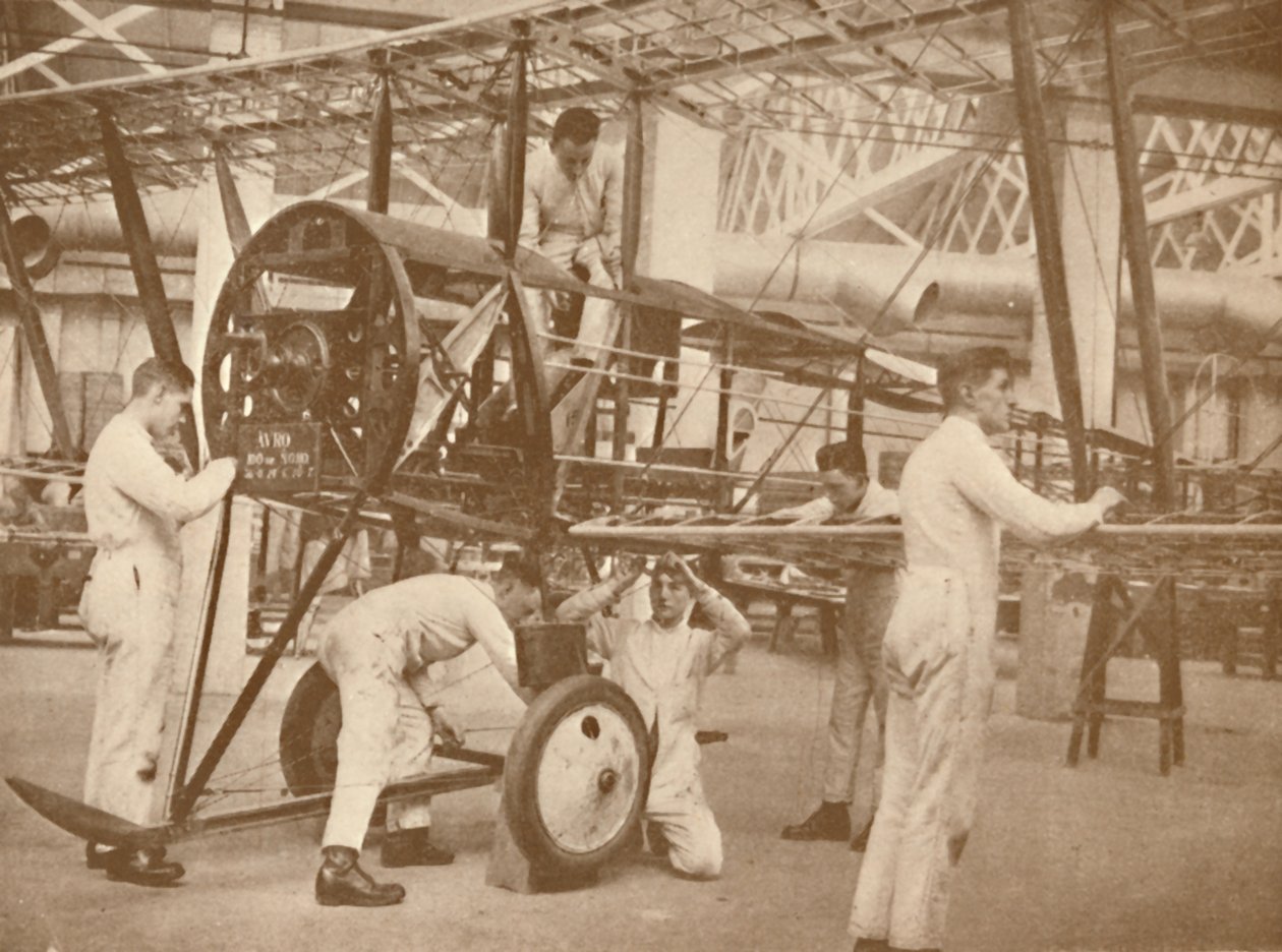 英国皇家空军的学徒在白金汉郡哈尔顿的技术学校里操纵飞机，1927年 作者 不明