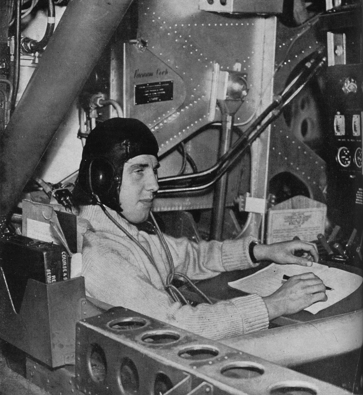 英国皇家空军飞机上的飞行工程师，c1940 1943 作者 不明