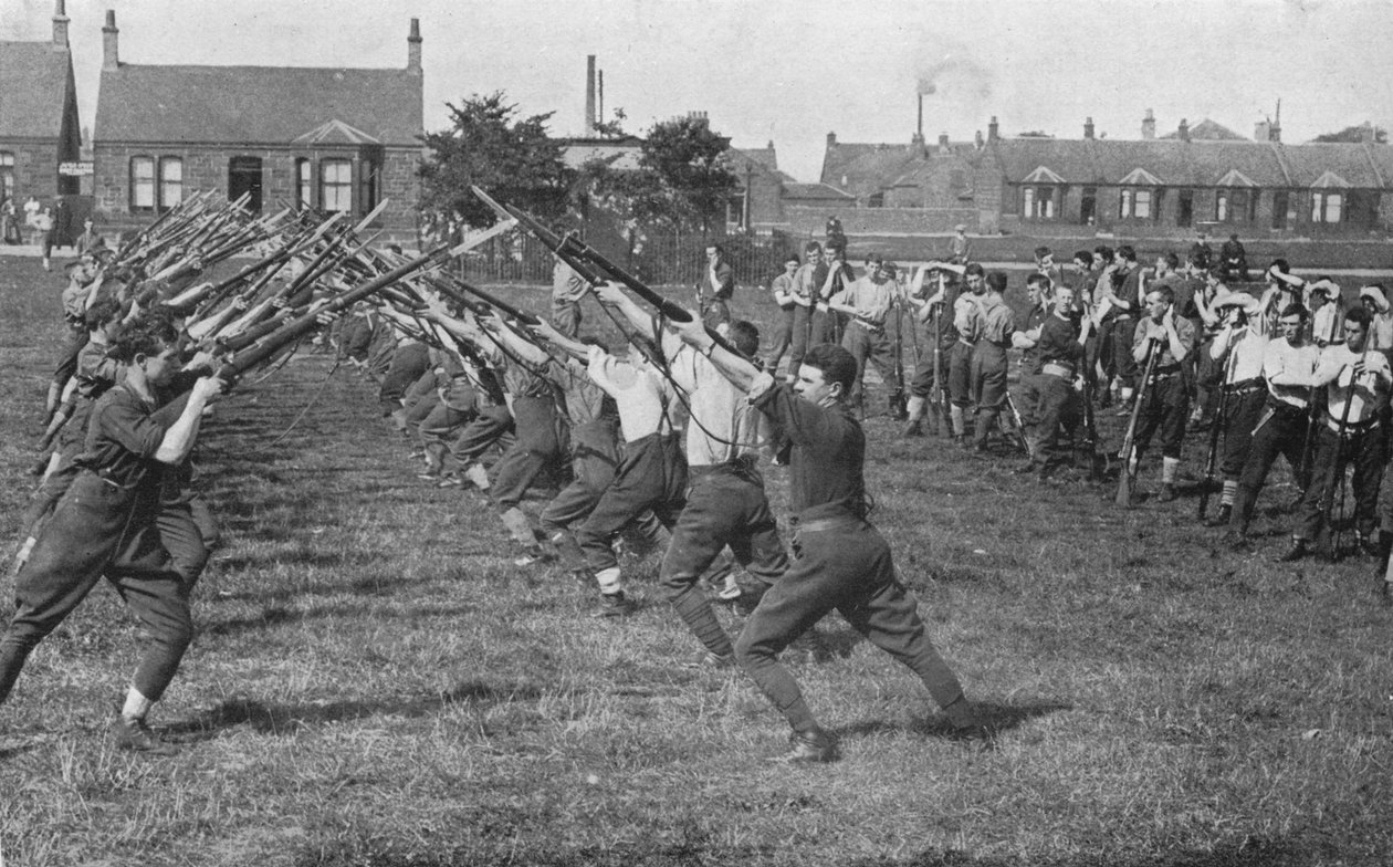 新兵学习使用刺刀，1915年 作者 不明