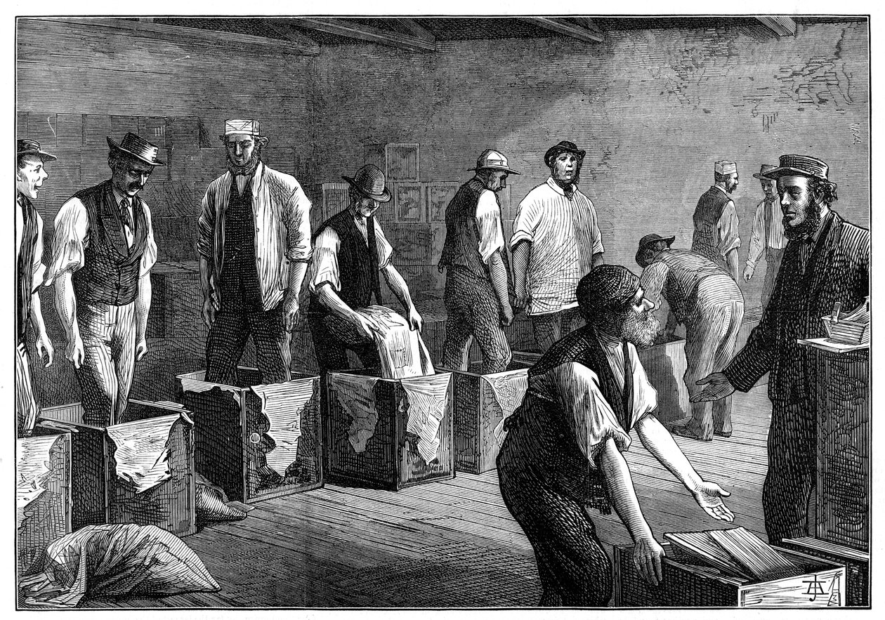 1874年，在茶仓库里重新装满箱子 作者 不明