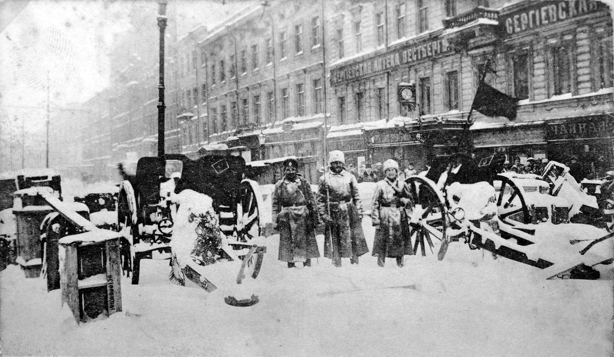 1917年2月27日，俄罗斯彼得格勒的Liteyny Prospekt的革命路障 作者 不明