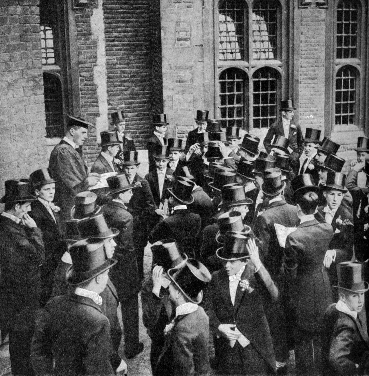 6月4日，伯克希尔，Etonians的点唱，c1922 作者 不明