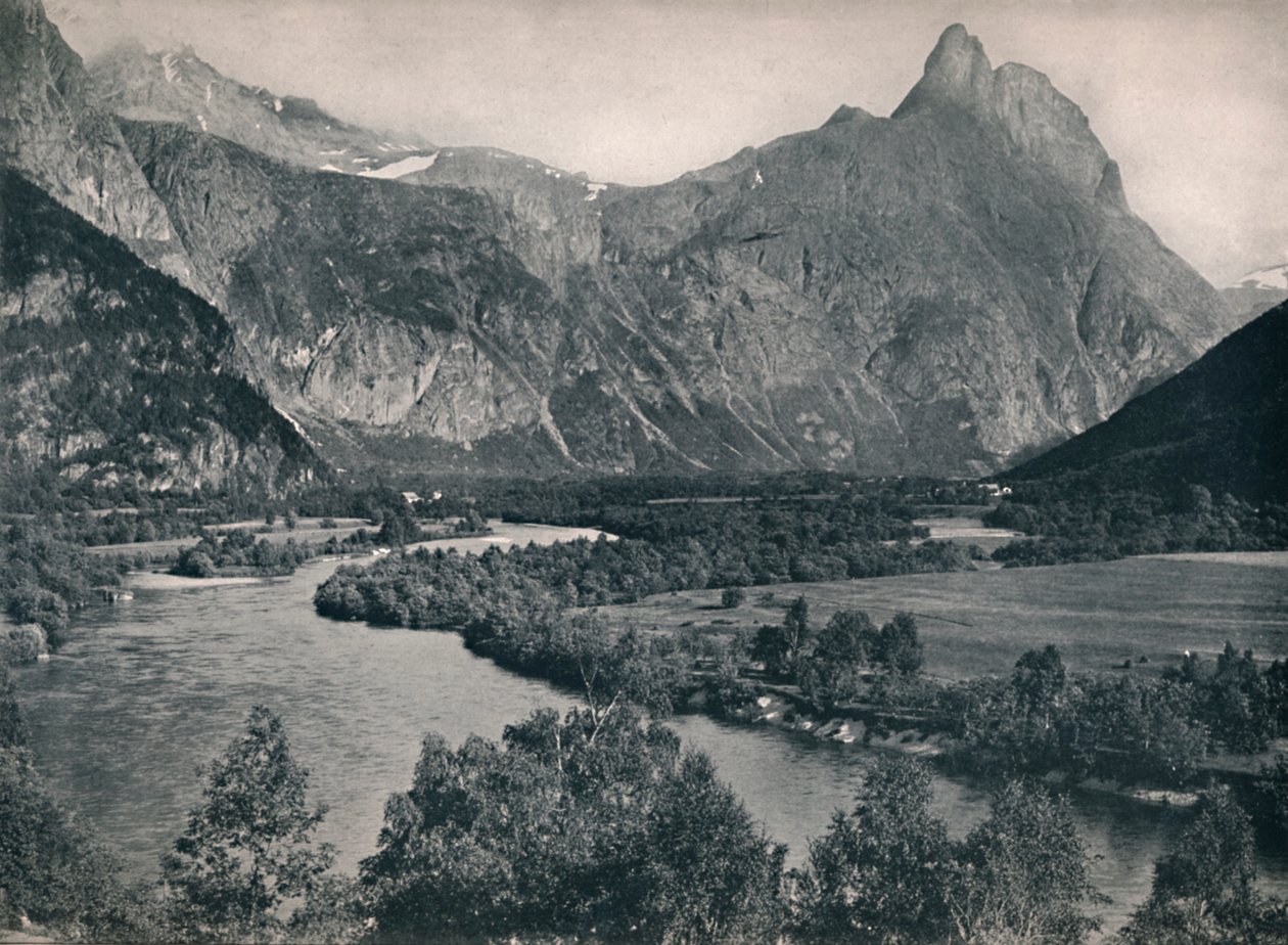 Romsdalshorn，1914年。 作者 不明